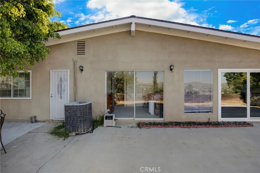 12647 Terra Bella Pacoima, CA 91331