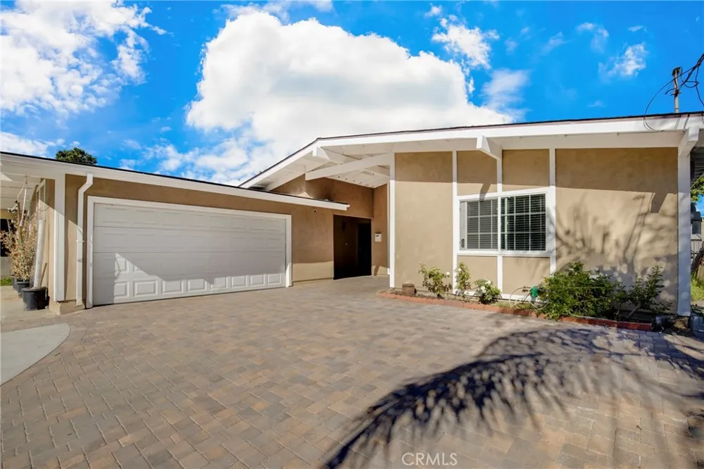 12647 Terra Bella Pacoima, CA 91331