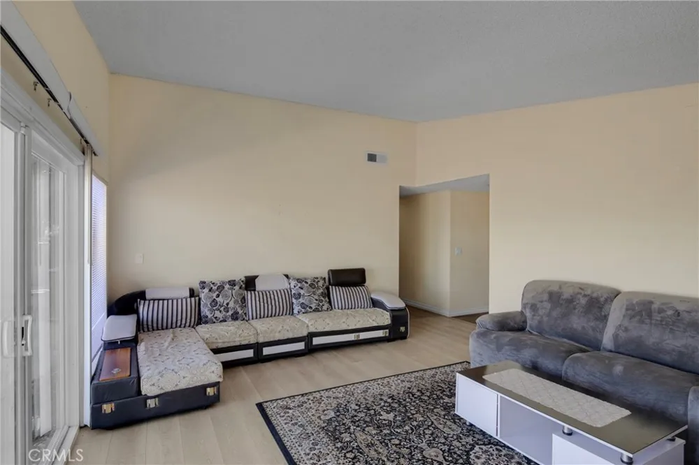 12647 Terra Bella Pacoima, CA 91331