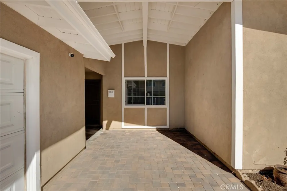 12647 Terra Bella Pacoima, CA 91331