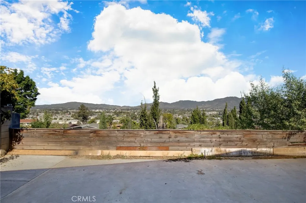 12647 Terra Bella Pacoima, CA 91331