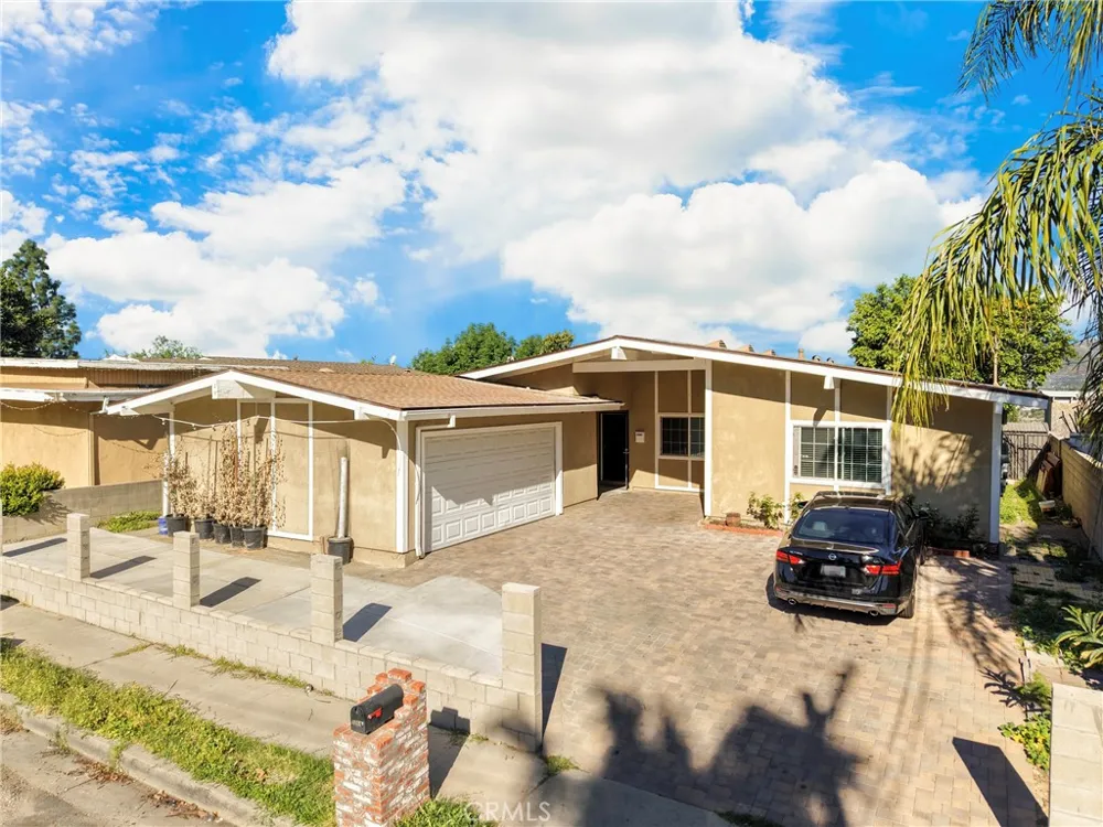 12647 Terra Bella Pacoima, CA 91331