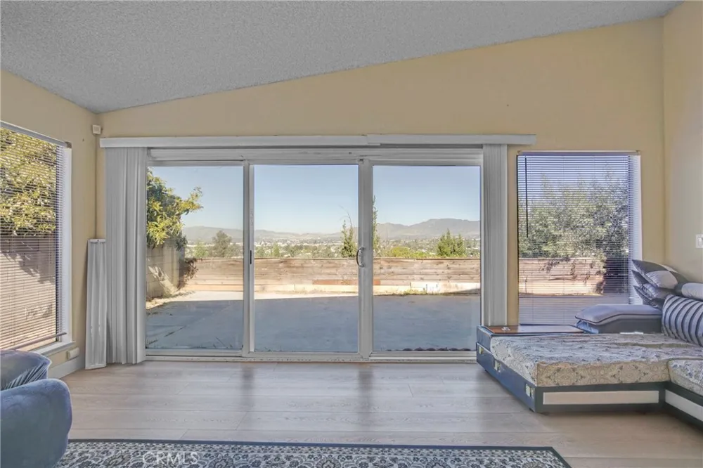 12647 Terra Bella Pacoima, CA 91331