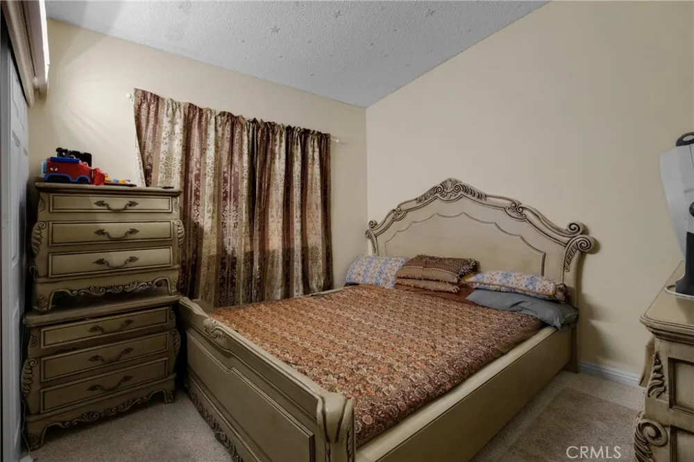 12647 Terra Bella Pacoima, CA 91331