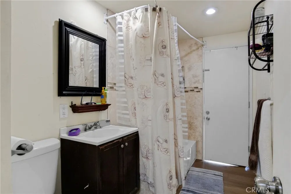 12647 Terra Bella Pacoima, CA 91331