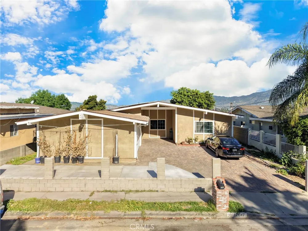 12647 Terra Bella Pacoima, CA 91331