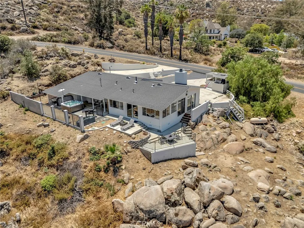 27756 Vista Del Valle Hemet, CA 92544