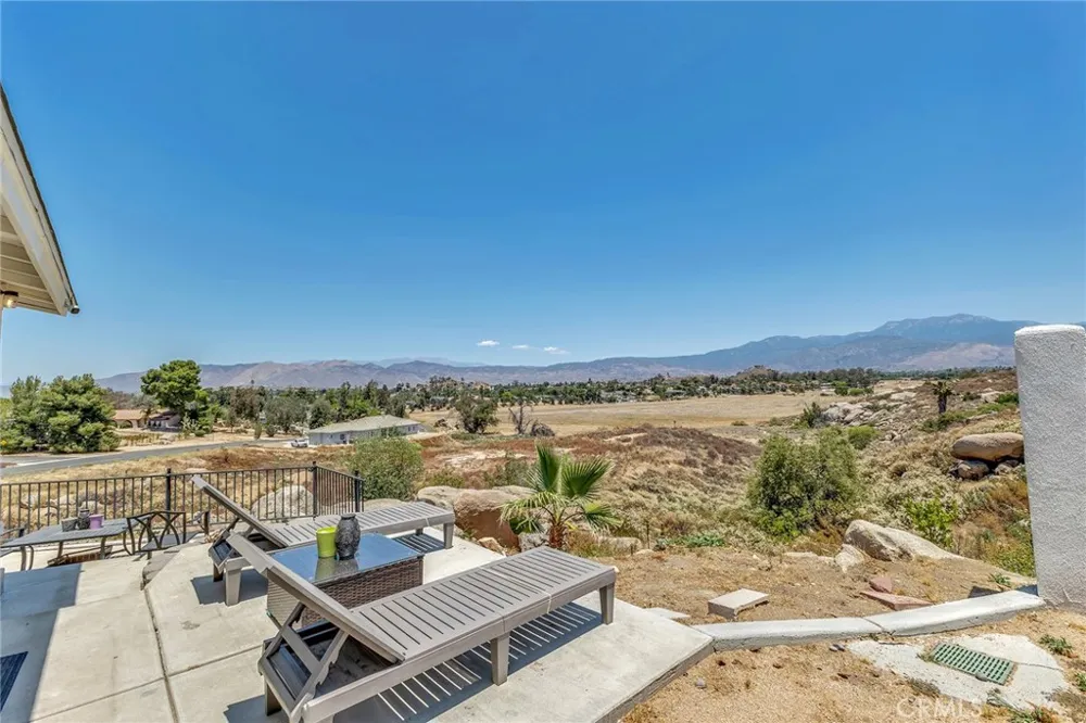 27756 Vista Del Valle Hemet, CA 92544