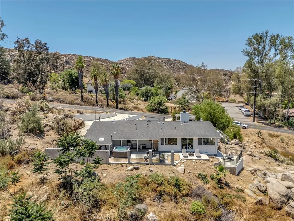 27756 Vista Del Valle Hemet, CA 92544