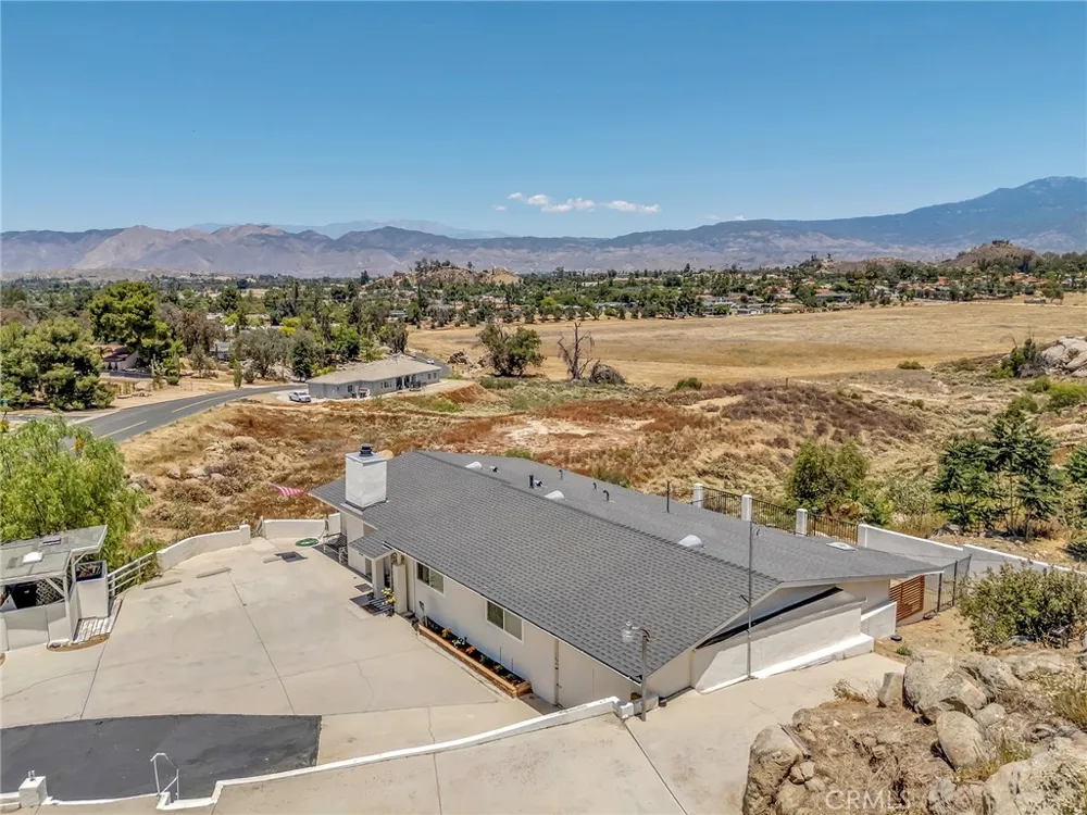 27756 Vista Del Valle Hemet, CA 92544
