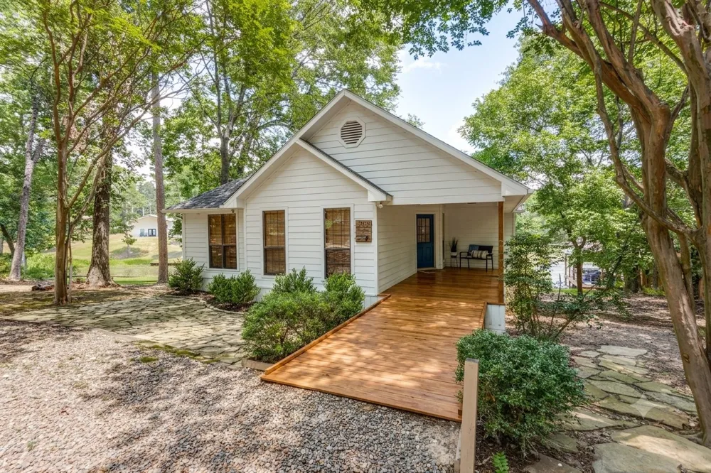 909 King Club Boulevard Scroggins, TX 75480