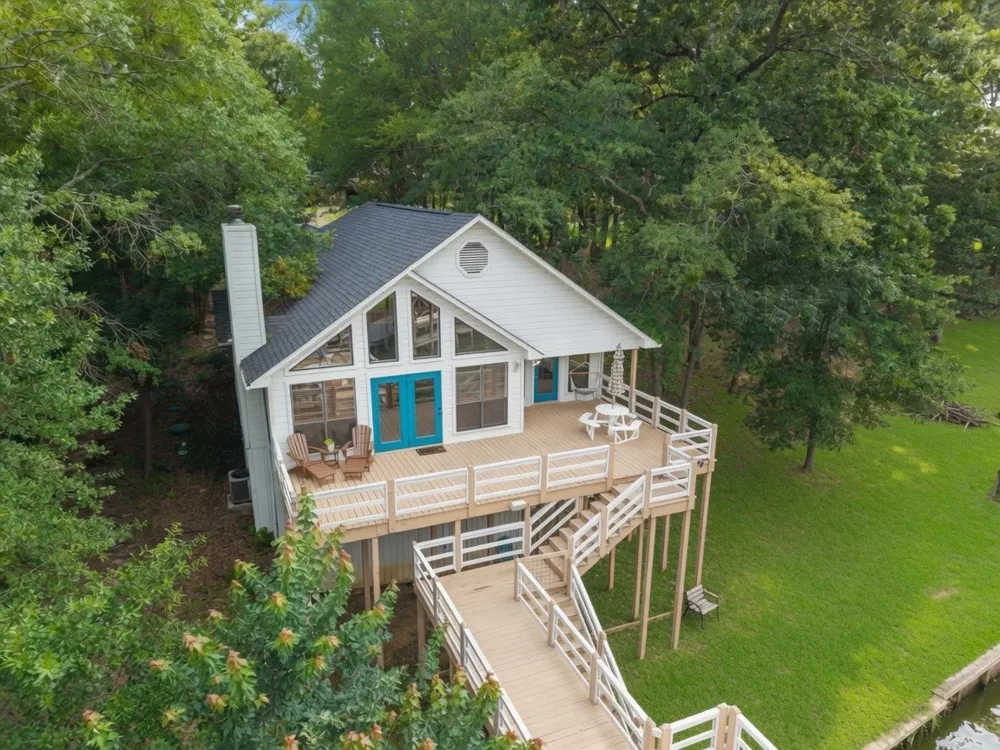 909 King Club Boulevard Scroggins, TX 75480