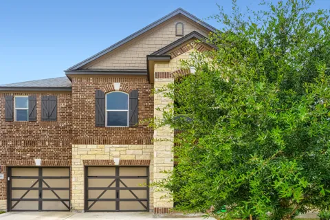 1513 Foxglove Drive