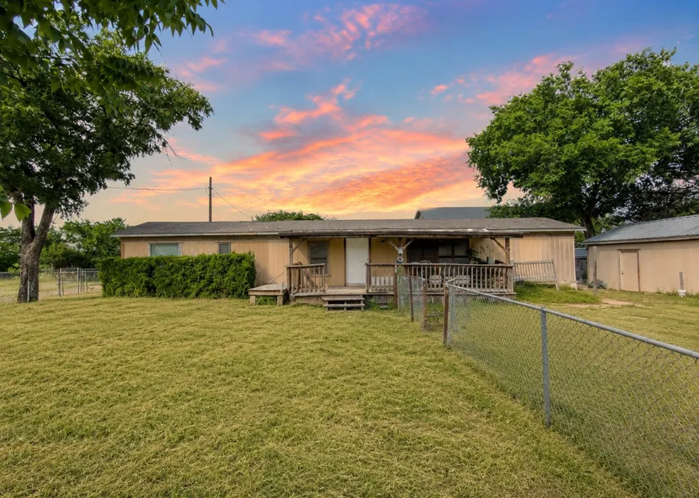 158 County Road 1813 Clifton, TX 76634