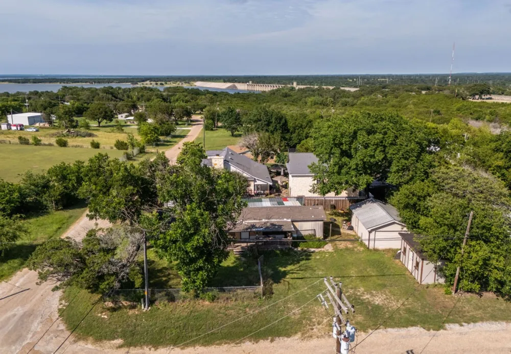 158 County Road 1813 Clifton, TX 76634