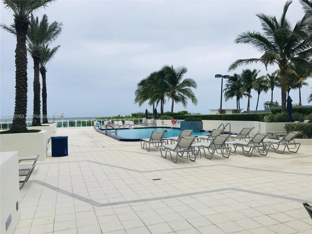 6917 Collins Ave #506 Miami Beach, FL 33141