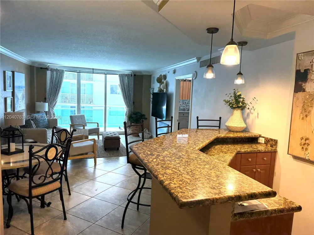 6917 Collins Ave #506 Miami Beach, FL 33141