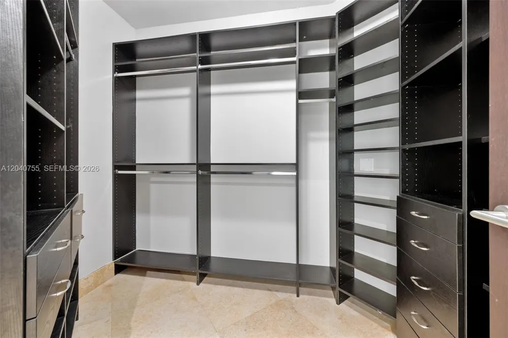 3330 NE 190th St #114 Aventura, FL 33180