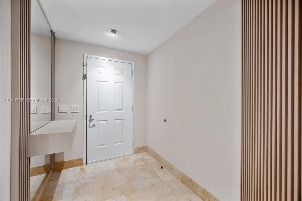 3330 NE 190th St #114 Aventura, FL 33180