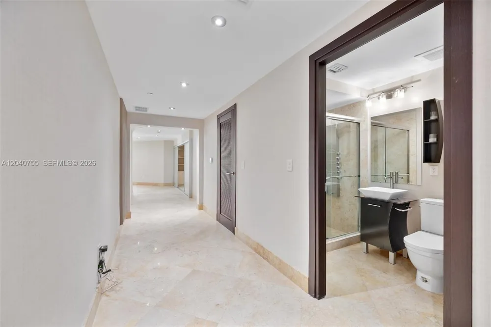 3330 NE 190th St #114 Aventura, FL 33180