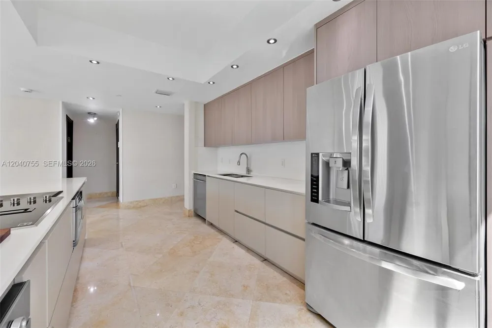 3330 NE 190th St #114 Aventura, FL 33180
