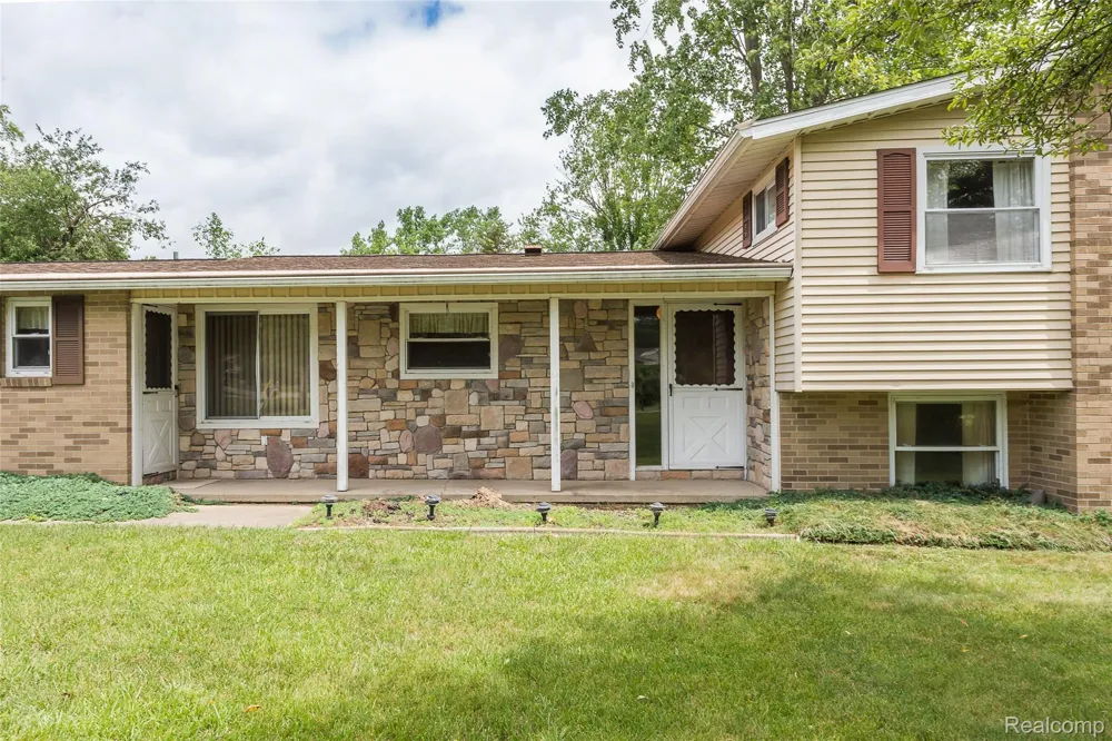 1165 Camelot Drive Putnam Township, MI 48169