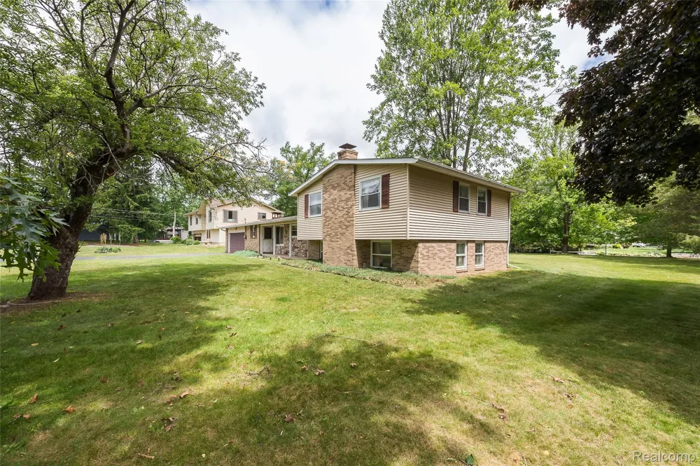 1165 Camelot Drive Putnam Township, MI 48169