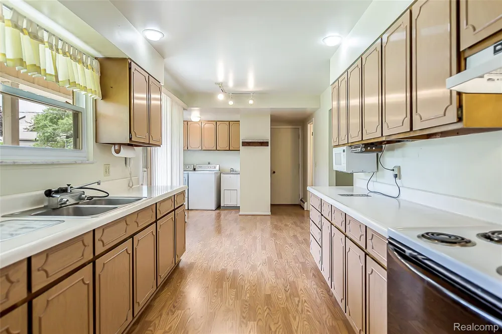 1165 Camelot Drive Putnam Township, MI 48169