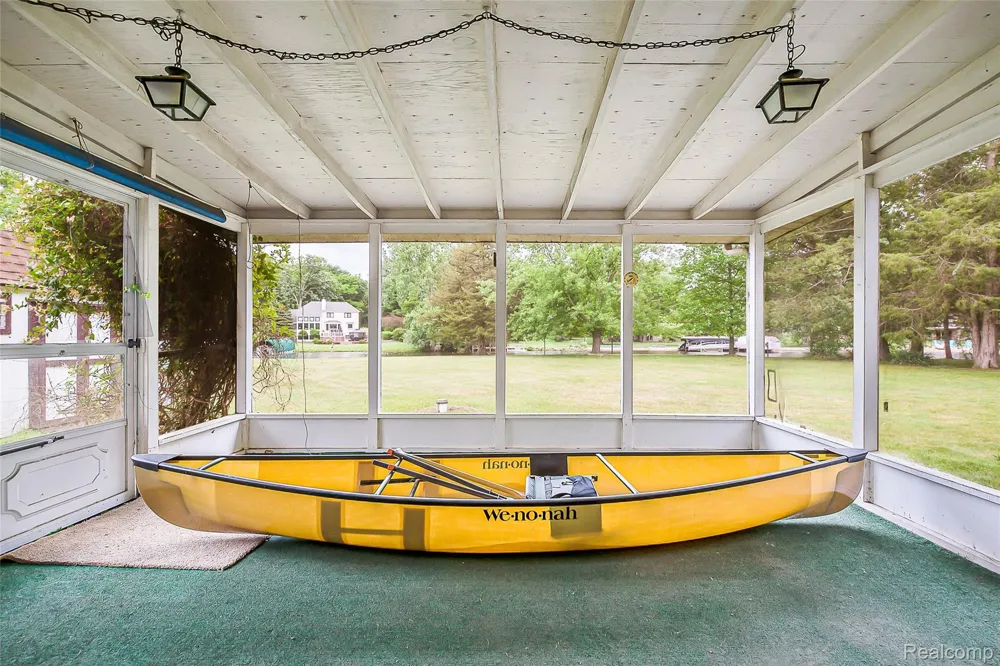 1165 Camelot Drive Putnam Township, MI 48169
