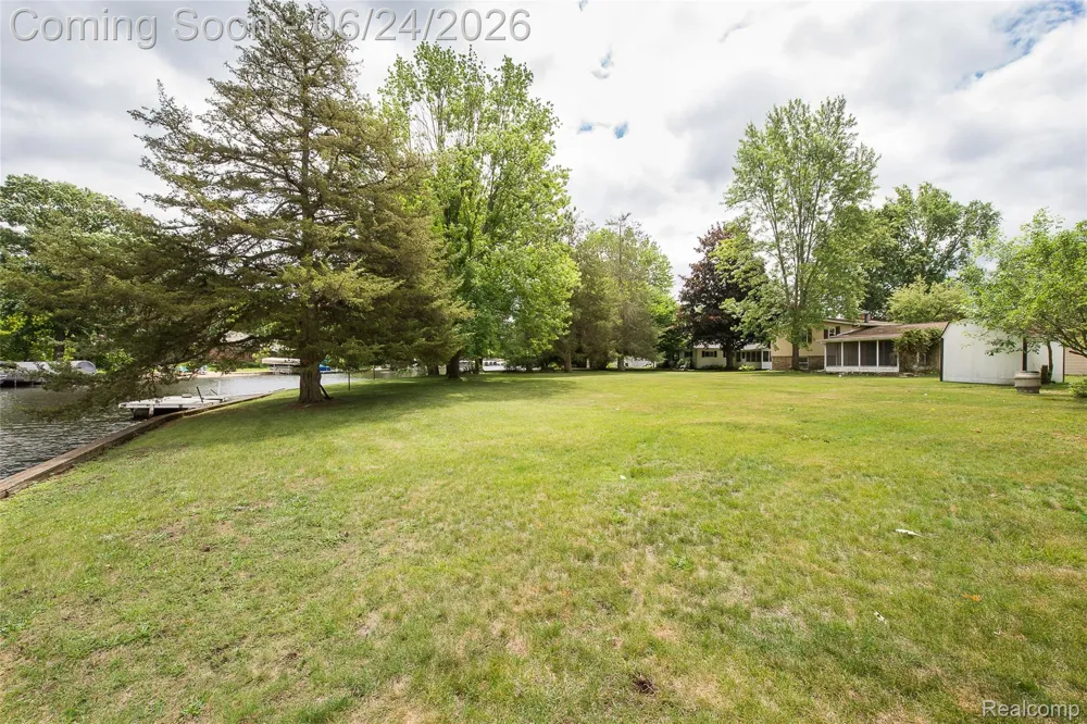 1165 Camelot Drive Putnam Township, MI 48169