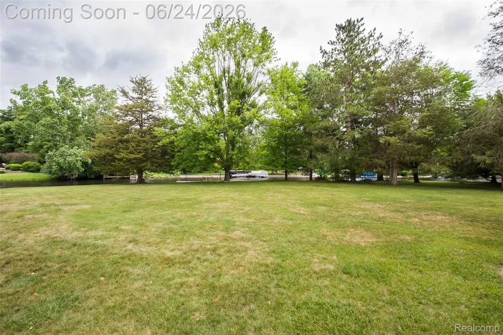 1165 Camelot Drive Putnam Township, MI 48169