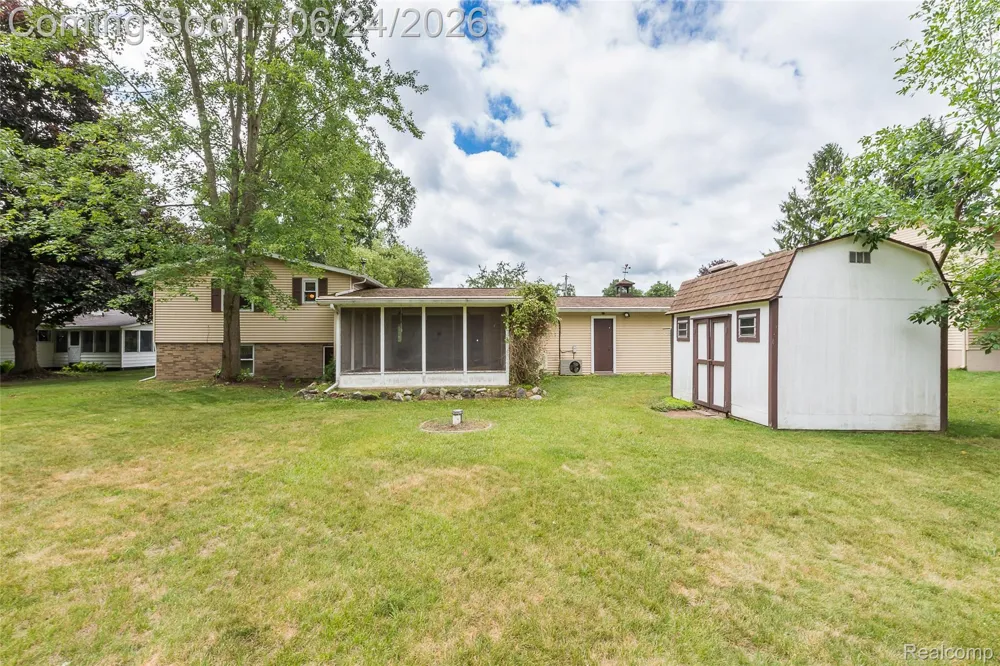 1165 Camelot Drive Putnam Township, MI 48169
