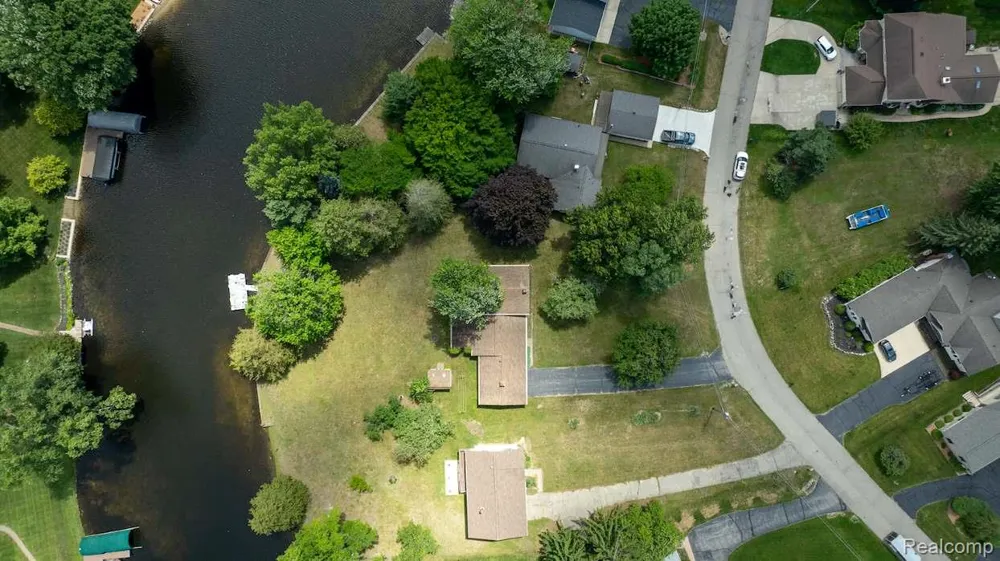 1165 Camelot Drive Putnam Township, MI 48169