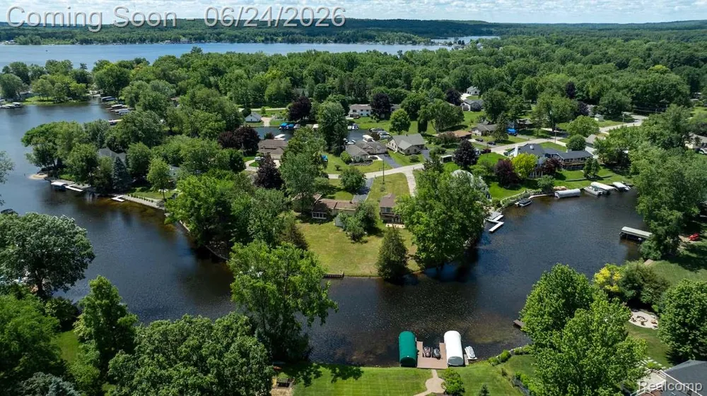 1165 Camelot Drive Putnam Township, MI 48169