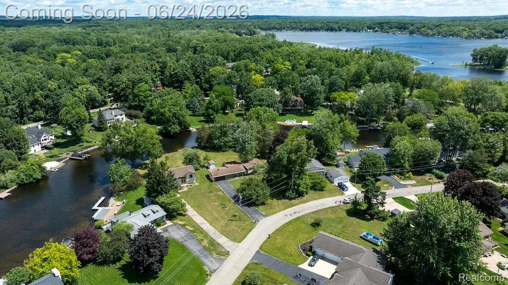 1165 Camelot Drive Putnam Township, MI 48169