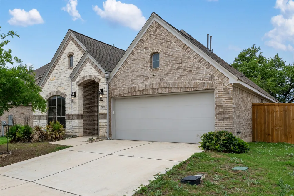 104 Anejo Bluff Court Georgetown, TX 78628