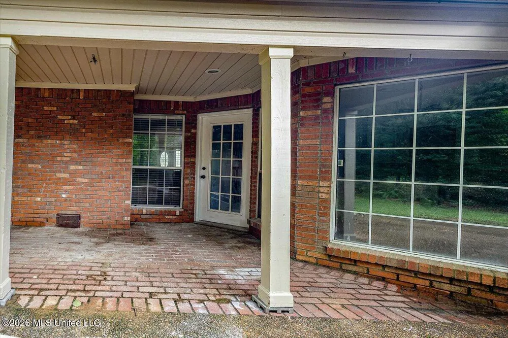 5049 Springridge Road Raymond, MS 39154