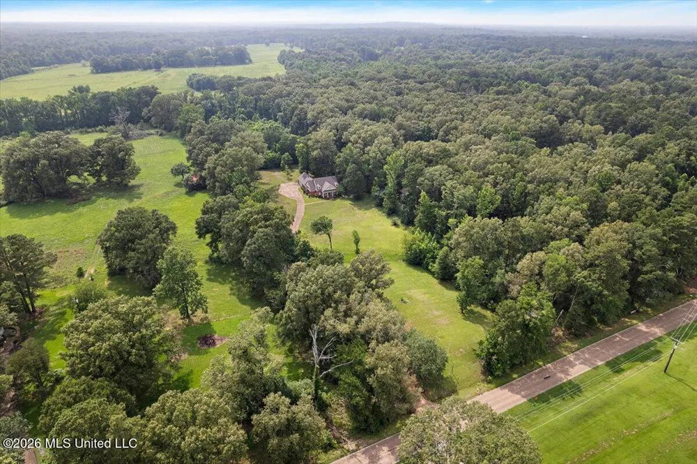 5049 Springridge Road Raymond, MS 39154