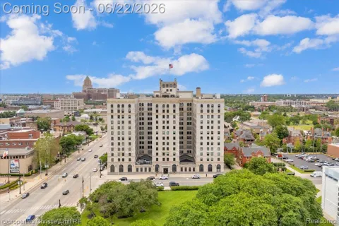 15 E Kirby Street #815