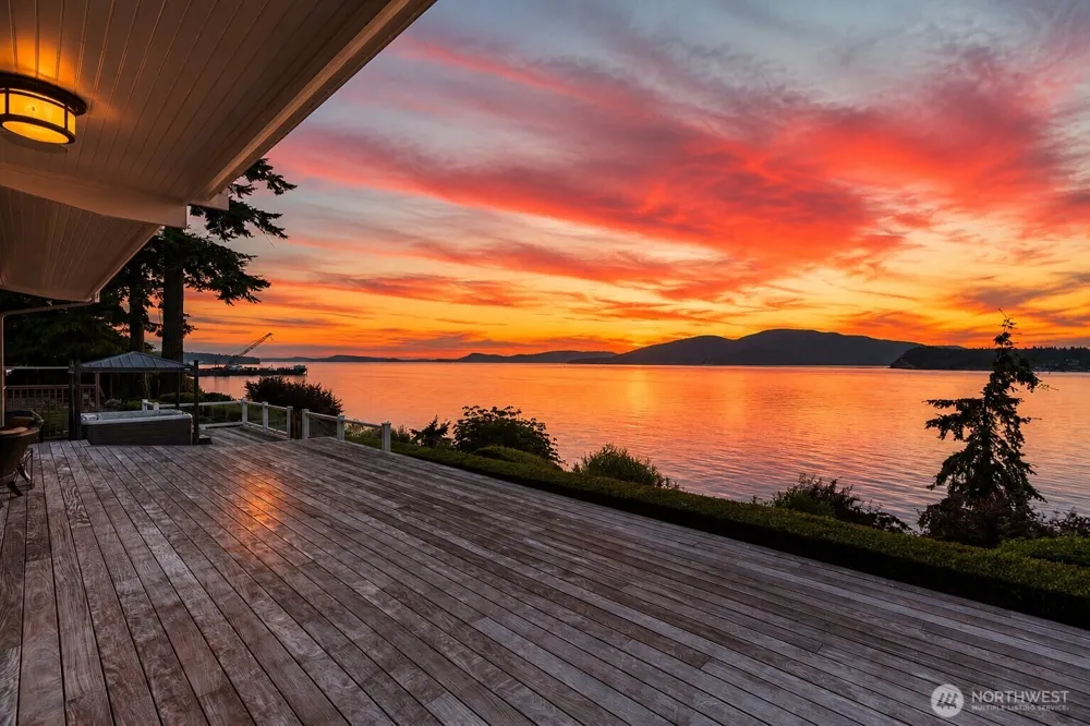 1114 B AVENUE Anacortes, WA 98221