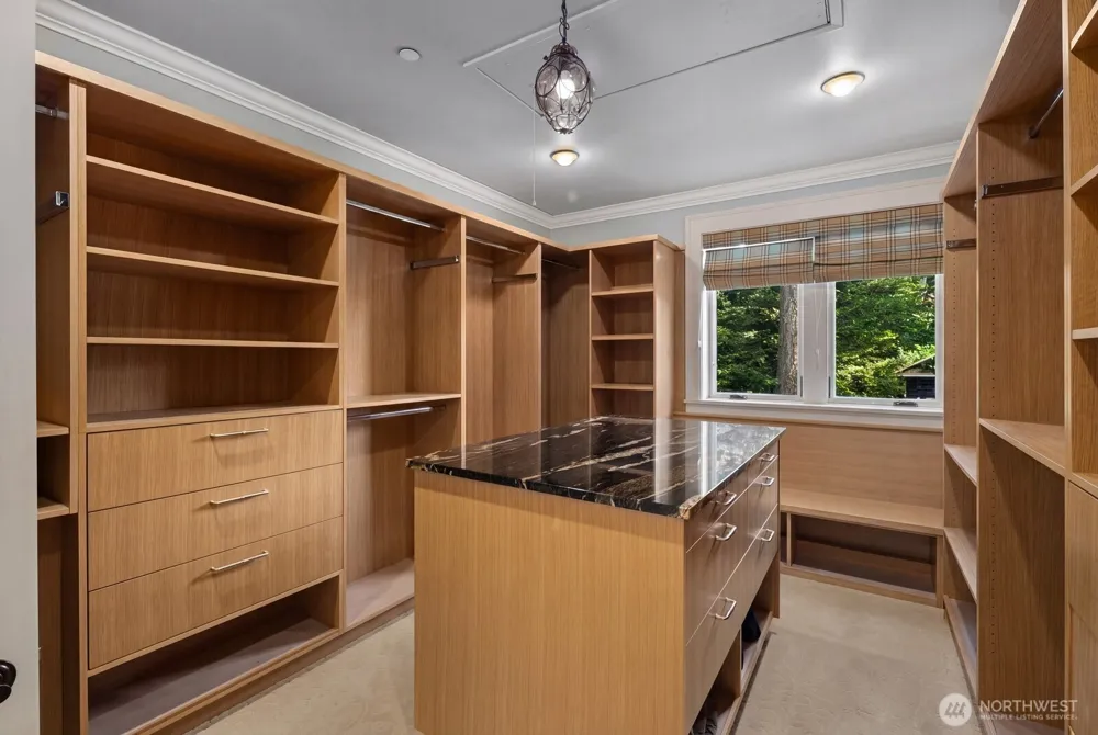 1114 B AVENUE Anacortes, WA 98221
