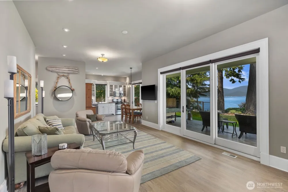 1114 B AVENUE Anacortes, WA 98221