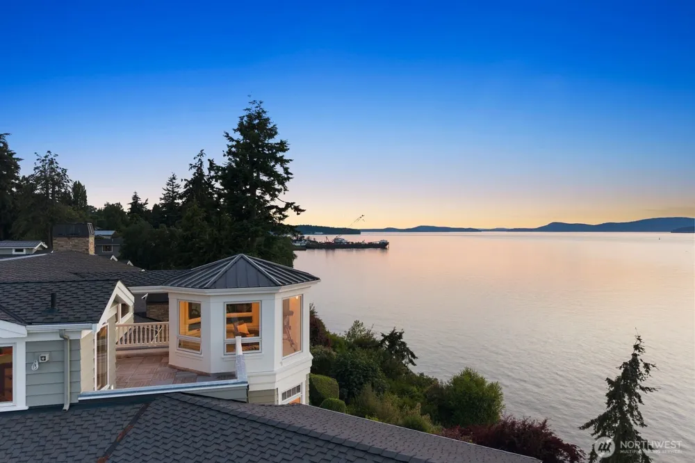 1114 B AVENUE Anacortes, WA 98221