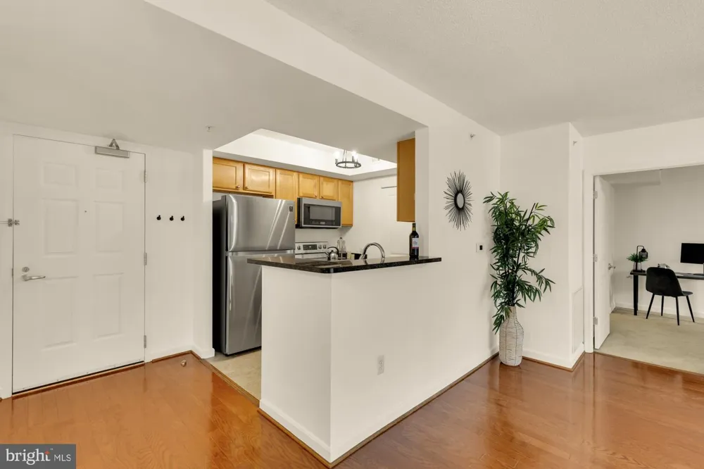 880 POLLARD STREET #801 Arlington, VA 22203