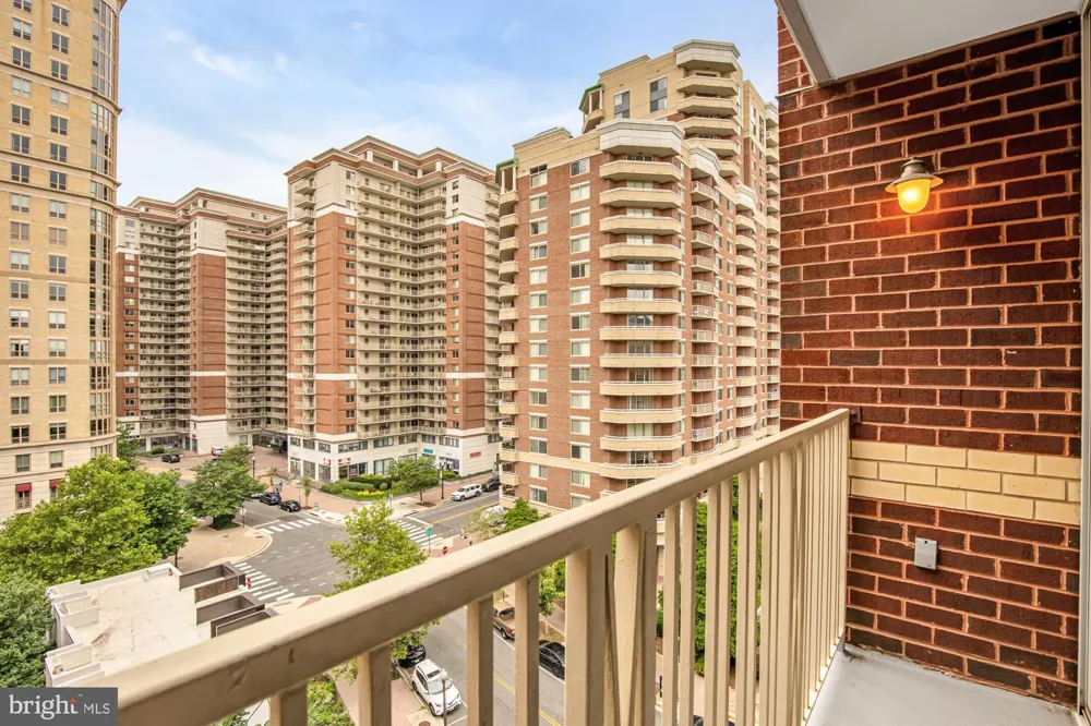 880 POLLARD STREET #801 Arlington, VA 22203