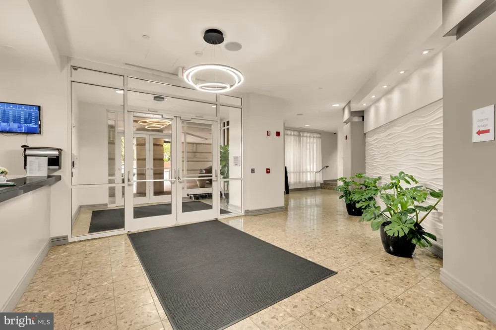 880 POLLARD STREET #801 Arlington, VA 22203