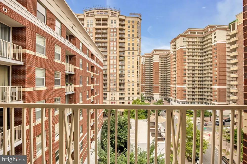 880 POLLARD STREET #801 Arlington, VA 22203