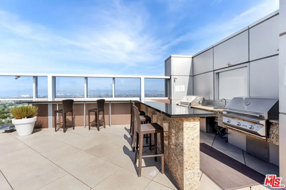 13700 Marina Pointe Drive #415 Marina del Rey, CA 90292