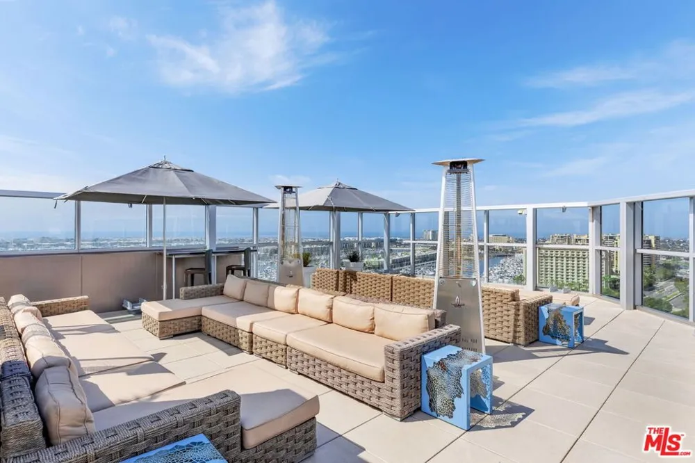 13700 Marina Pointe Drive #415 Marina del Rey, CA 90292