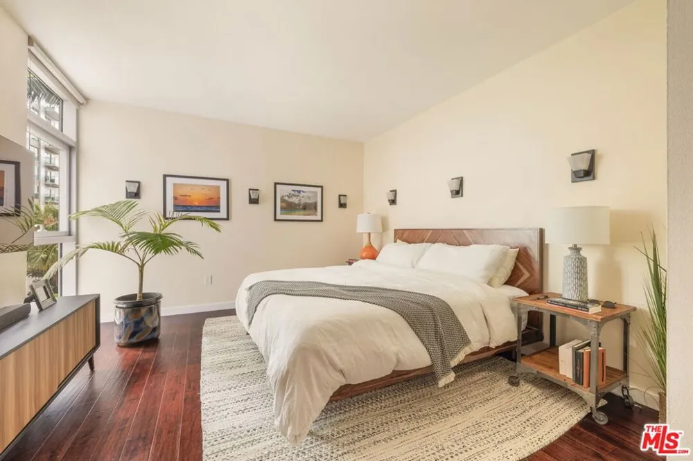 13700 Marina Pointe Drive #415 Marina del Rey, CA 90292